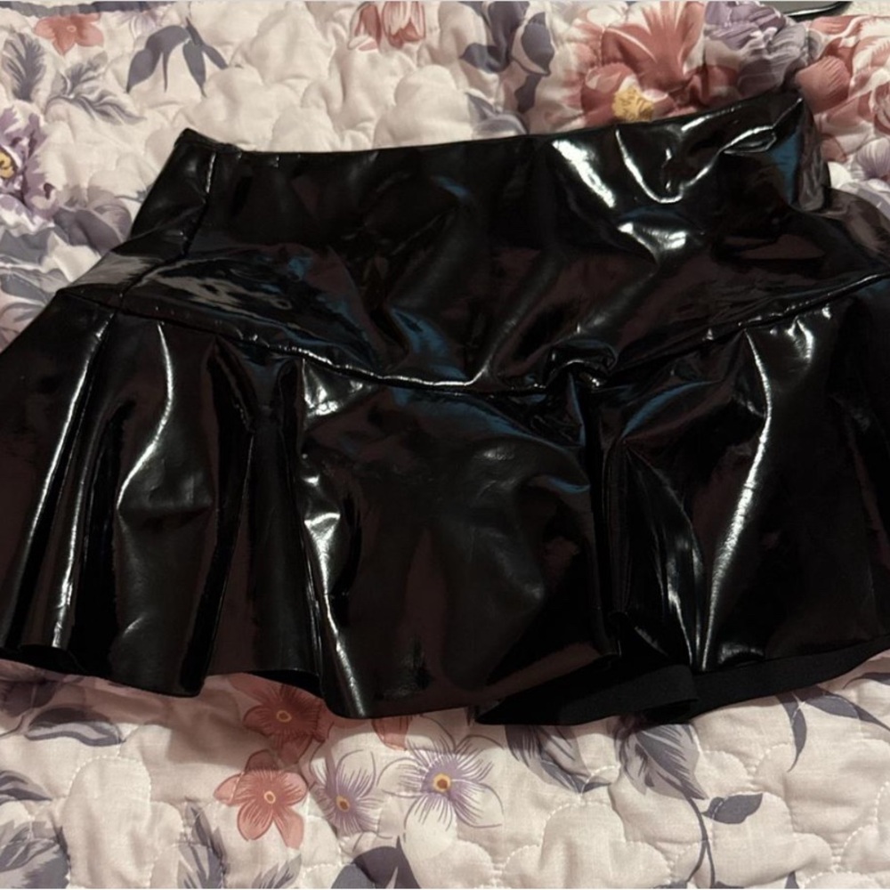 SHEIN Black Bubble Mini Skirt with Ruffled Style